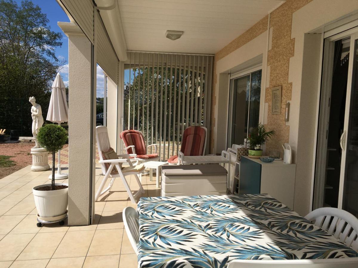 La Roseraie Residence Pres De Vichy Charmeil ภายนอก รูปภาพ